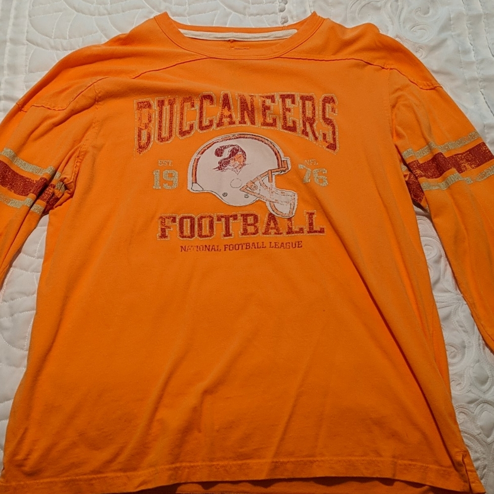 Vintage Tampa Bay Buccaneers NFL long sleeve shirt